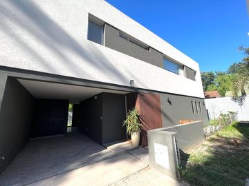 Casa a estrenar 3 dormitorios, galería, patio - Morrison...
