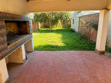 Casa en Victoria con Jardín