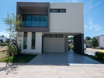 Venta Casa NUEVA en Provenza Tlajomulco de Zúñiga