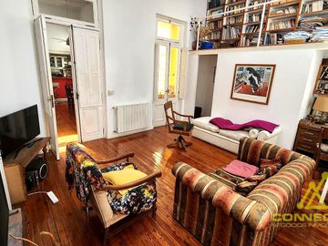 Venta Casa 6 ambientes. San Telmo. Garage 4 autos...