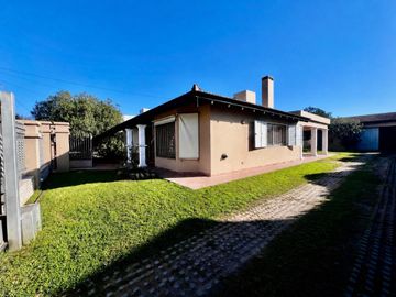 VENTA CASA COLONIA TIROLESA  APTA CREDITO PLANOS