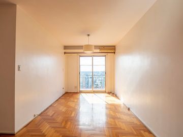 VENTA depto 3 ambientes con balcón PISO 22 VISTA AL RÍO...