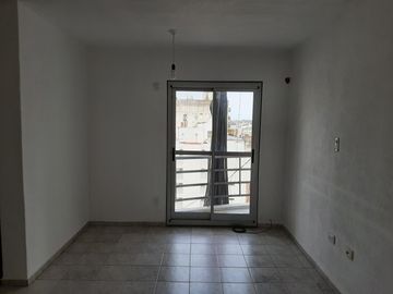 ALQUILER CENTRO DEPARTAMENTO 2 DORMITORIOS CON BALCÓN