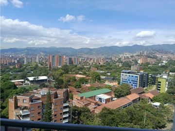 Pent-house Dúplex con Terraza de 35 m² y Vista Panorámica.