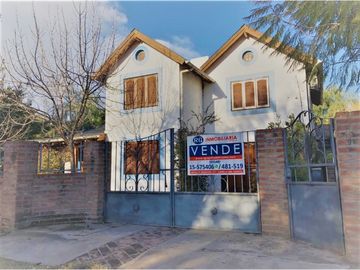 VENTA DE HERMOSA CASA CON DPTO EN DOS LOTES -CAPILLA DEL...