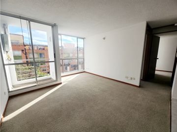 Apartamento con balcón y vista exterior en Suba Tibabuyes