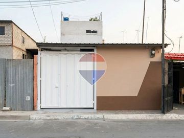 VENDO CASA DE UN PISO+BODEGA EN LAS ORQUIDEAS