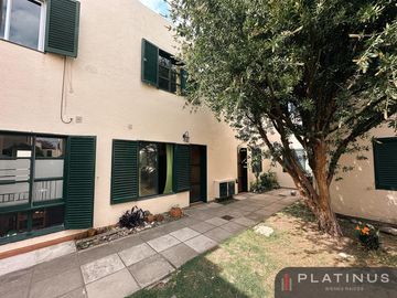 Dúplex en Venta en Complejo Cerrado de 2 Dormitorios con...