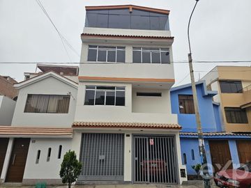 OCASION: VENTA CASA 4 PISOS HONOR Y LEALTAD SURCO