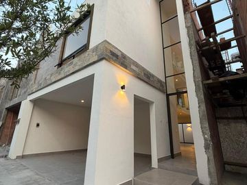 CASA EN VENTA EN RESIDENCIAL TRES OLMOS, MONTERREY, N.L.