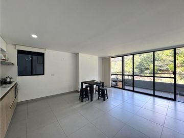 Venta apartamento con balcón. Envigado, El Señorial. Ud....