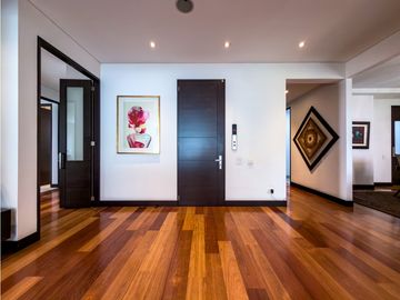 Penthouse con terrazas privadas en venta en Rosales,...