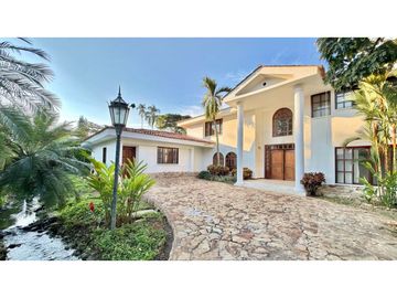 VENDO CASA EN PANCE SECTOR LA VIGA, CONDOMINIO SUR CALI