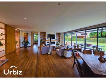 Vendo Casa de Lujo en San Simon de 447m