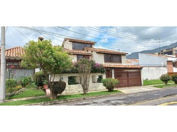 VENDO CASA EN SANTA BARBARA  CENTRAL ALTiILLO Y JARDIN (VM)