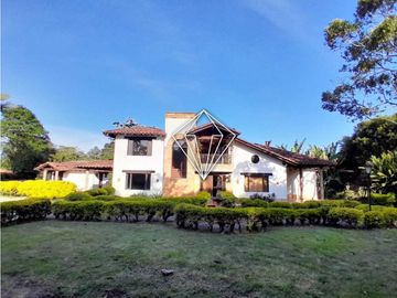 Arriendo espectacular finca en Llanogrande