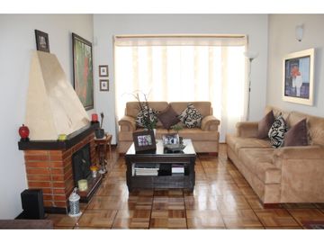 Venta Casa Remodelada Colina Campestre, Bogotá