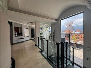 Venta pent-house dúplex, con balcones vista 360. Laureles.