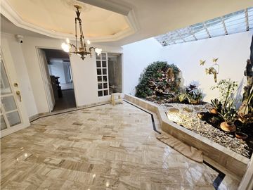 NA Casa en venta; Santa Ana Oriental - Bogotá D.C.