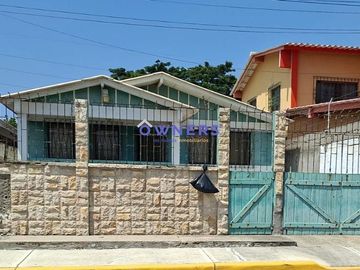 VENTA CASA UNA PLANTA SALINAS CERCA AL SUPERMAXI (RAH)