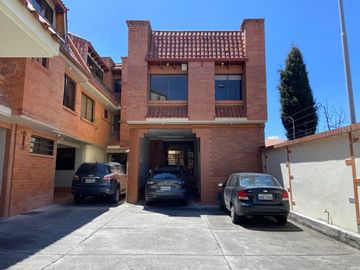 Casa en Venta, Urbanizacion,sector virgen de bronce