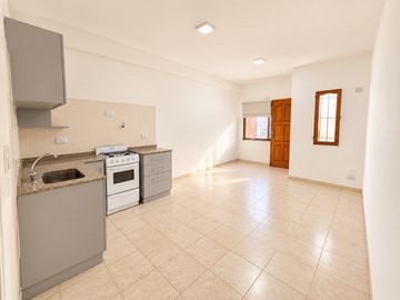 ALQUILER | 2 AMBIENTES PB CON JARDÍN + GARAGE |  MARTIN...
