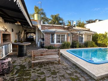 Casa en venta de 4 ambientes en Villa De Mayo, Malvinas...