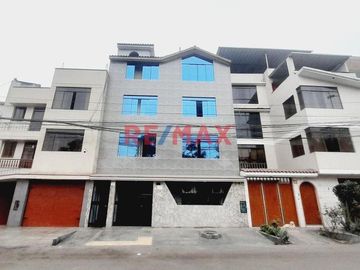 Hermosa Casa En Venta - 4 Pisos + Azotea