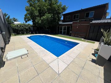 Venta Casa 3 Dormitorios   1 Depto PA - B° La Huelga -...