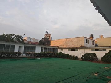 Av.Parque Norte . 1,620m2 Ideal oficinas o proyectos...