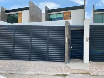 CASA EN VENTA  EN MONTEBELLO, MÉRIDA CERCA DE HOSPITALES...