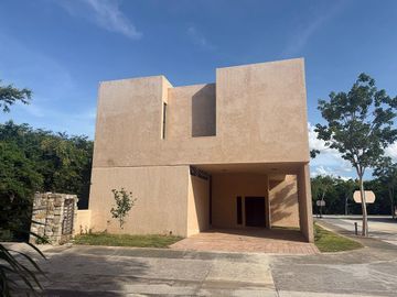 CASA EN VENTA EN PASEO COUNTRY, MÉRIDA, YUCATÁN