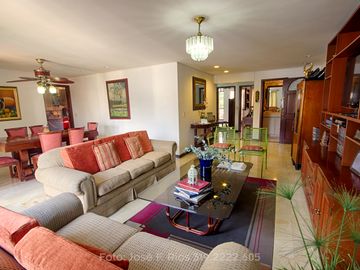 Cali, Barrio El Peñón. Arriendo AMOBLADO apartamento...