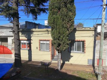 VENTA COMPLEJO HABITACIONAL A RECICLAR EN CASTELAR