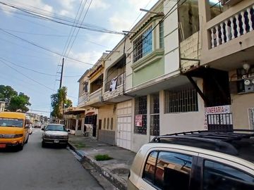 Casa RENTERA en venta, en calle 36 Colombia y Destruge,...