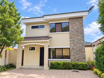 Casa en Venta Urbanizacion punta Esmeralda / CaroC