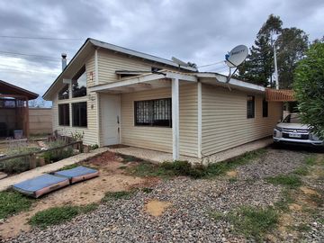 A la venta hermosa casa en parcelación privada. Rol propio