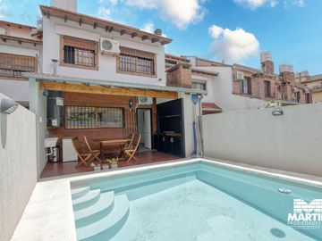 Casa Dúplex en Venta de 5 ambientes con Playroom,...