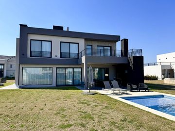 Casa en  venta La Providencia Canning