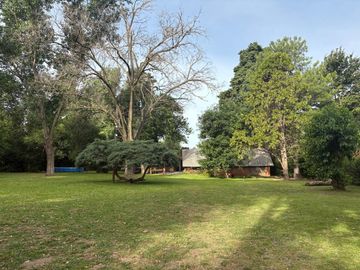 Venta de 2 Lotes en Las Lomadas - Con Casa, Servicios y...