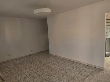Venta PH, en Moron con espacio guarda coche