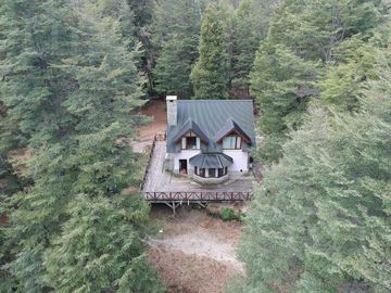 Casa en venta en Villa La Angostura sobre importante...