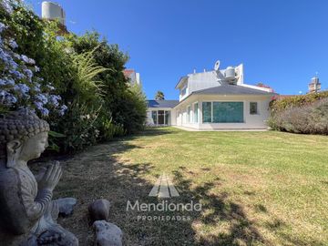 Casa IMPECABLE en San Patricio 2 dormitorios en suite -...