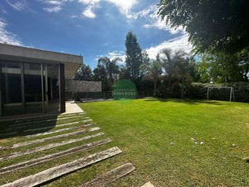 Altos del Chateau - 4 Dorm - Categoría - Quincho Cerrado...