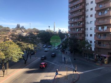 Frente Parque Sarmiento - 2 Dorm - Balcón - Departamento...