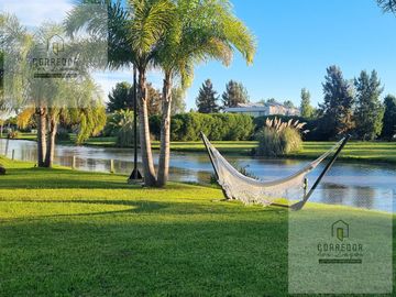 VENTA, CASA A LAGUNA, POSADA DE LOS LAGOS al 100