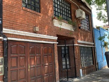 Venta de casa de 5 amb  y habbitacion de servicio en...