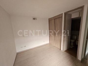 RENTO APARTAMENTO LOMA DE LOS BERNAL CON EXCELENTE VISTA