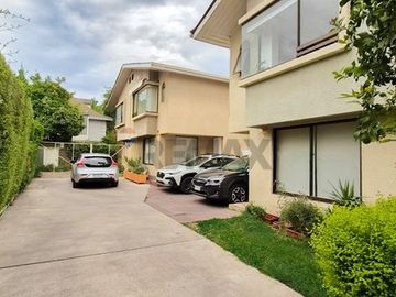 ARRIENDO CASA 4D 3B CONDOMINIO LA REINA