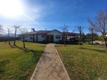PRECIOSA PARCELA CON CASA ESTILO CHILENO A 15 MIN RUTA 5